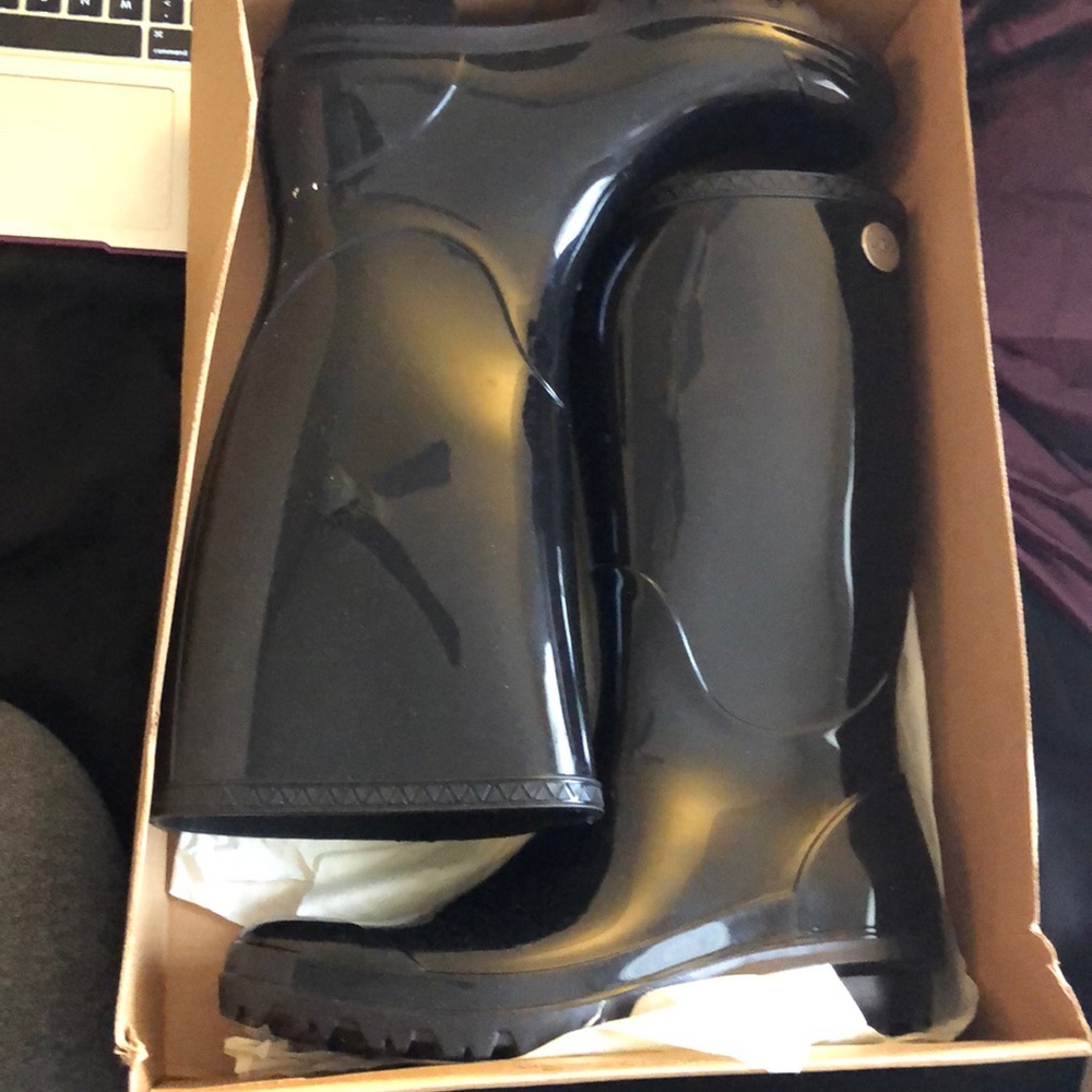 new ugg rain boots